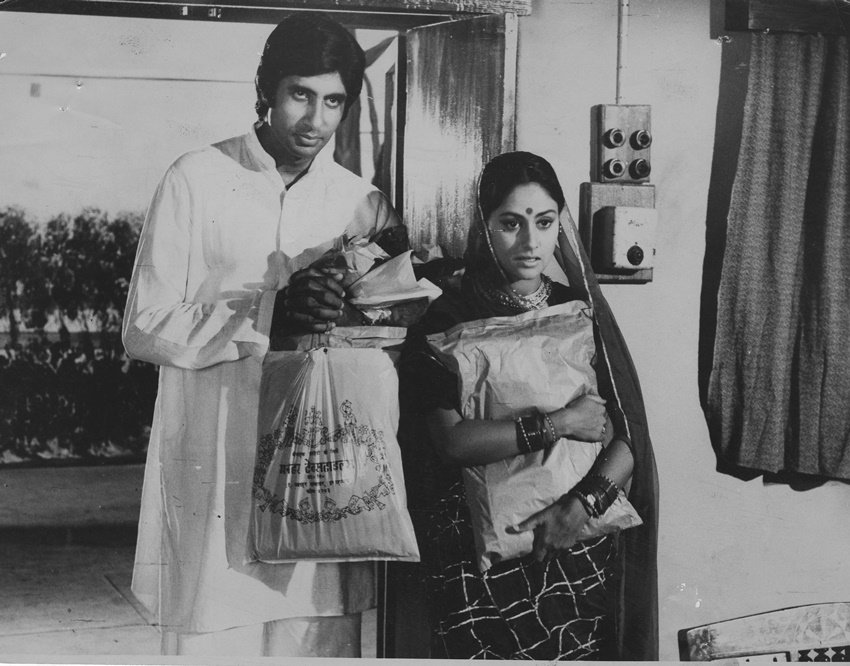 amitabh bachchan, jaya bachchan, amitabh bachchan Latest News, amitabh bachchan wedding anniversary, amitabh bachchan jaya wedding anniversary, amitabh bachchan jaya bachchan wedding anniversary, amitabh bachchan 43rd wedding anniversary, big b wedding aaniversary, big b jaya wedding anniversary, big b jaya, big b marraige anniversary, amitabh bachchan pics, amitabh jaya bachchan pics, jaya bachchan pics, jaya bachchan wedding anniversary, entertainment news