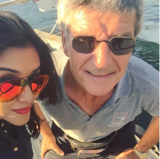 एयरो क्लब के कोच के साथ असिन की सेल्फी