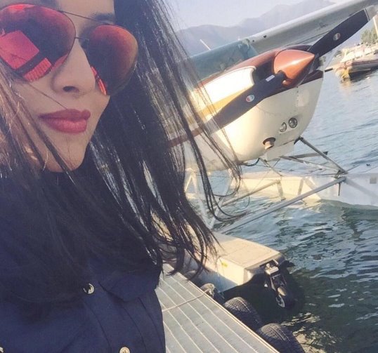 न्यूली मैरिड कपल असिन और राहुल शर्मा इन दिनों इटली में छुट्टियां मना रहे हैं। दोनों खूब इंजॉय कर रहे हैं और वहां की तस्वीरें भी सभी के साथ शेयर कर रहे हैं।