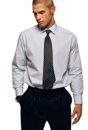 आपको मोटा दिखाते हैं बैड फिटिंग कपड़े