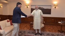मोदी का इंटरव्यू लेने वाले पत्रकार का दावा- बातचीत से पहले ही मंगवा लिए गए थे सवाल