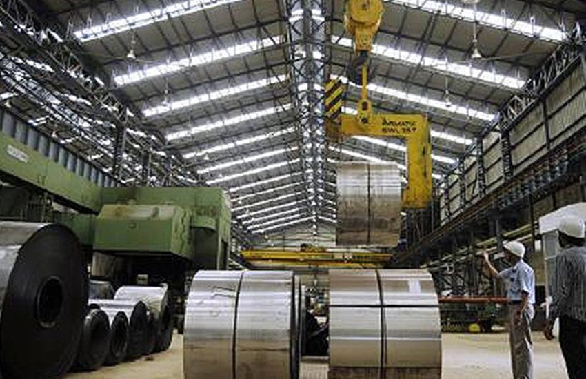 Industrial production declines by 0.8 pc in Apr , Industrial production declines by 0.8 pc in Apr,news, India news