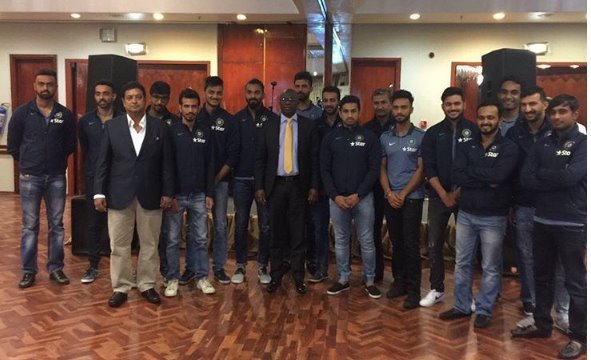 MS Dhoni, Dhoni selfie dinner,Zimbabwe vs India