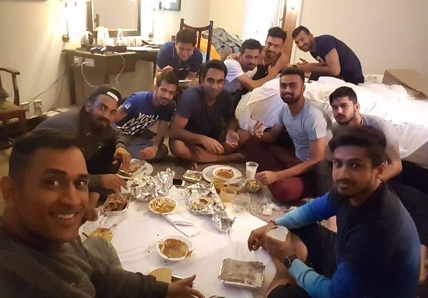 MS Dhoni, Dhoni selfie dinner,Zimbabwe vs India