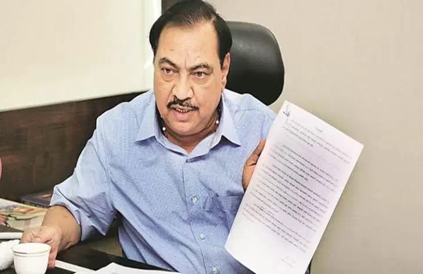 devendra, fadanvis, eknath khadse, shivsena, attack, mumbai bjp