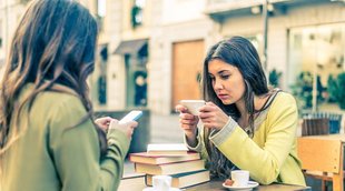 smartphone, facebook, smartphone at night, blindness from smartphone, facebook at night, technology news, lifestyle news
