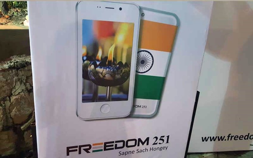 Freedom 251: रिंगिंग बेल्स फ्रीडम 251 का लुक आईफोन तथा एडकॉम स्मार्टफोन की तरह है। इसके अलावा जब फोन की बुकिंग्स शुरू की गई थी तब यूजर्स को ऑर्डर प्लेस करने में काफी दिक्कतें आई। शुरुआत में तो कंपनी की वेबसाइट ही क्रैश हो गई थी। लोगों ने ट्विटर पर इसको लेकर अपना गुस्सा निकाला और चुटकियां भी ली थी।