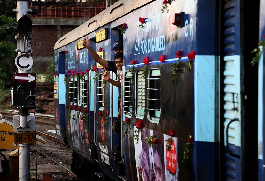 Indian Railway, Jansatta editorial, article, financial year, rail budget, rail minister, suresh prabhu