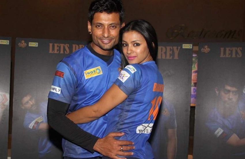 no dating clause, tv industry, television industry, love during show, ishita dutta, rishto ka saudagar baazigar, tv news, entertainment news, shakti anand, sai devdhar, raqesh vashisth, rishi dogra, gurmeet chaudhary, debina benerjee, sajeev seth, lata sabharwal, arjun punj, gurdeep kohli, hiten tejwani, gauri pradhan, vivian d sena, barkha bisht, ram kapoor, gautami gadgil