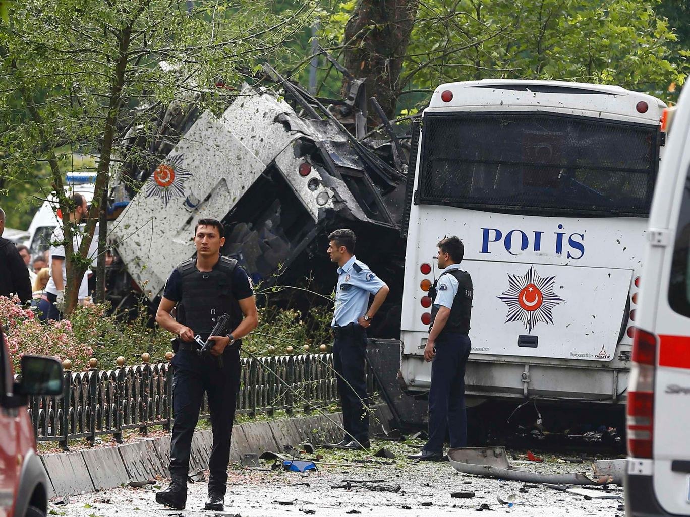 istanbul-bus-attack2