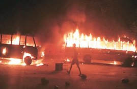 pulwama, kashmir, kashmir violence, kashmir protest, kashmir news, burhan wani, J&K Protest, kashmir police, j&k, pulwama curfew, romu curfew, romu news, Pulwama Protest, Pulwama Police fire, Pulwama News, Romu News, pulwama district, Jammu and kashmir news, Latest News, Jansatta