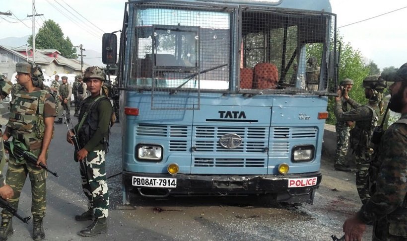 CRPF jawans, CRPF jawans pampore, CRPF jawans attack, CRPF pampore attack, Pampore attack crpf, crpf militants, J&K crpf, crpf J&K, J&K news, Kashmir news, India news