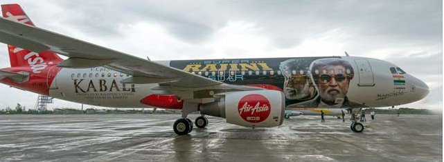 इस कबाली प्लेन को फिल्म के पोस्टर और स्टिकर्स से सजाया गया है। यह प्लेन फिल्म के फर्स्ट डे फर्स्ट शो वाली ऑडियंस को बेंगलुरु से चेन्नई लेकर जाएगा।