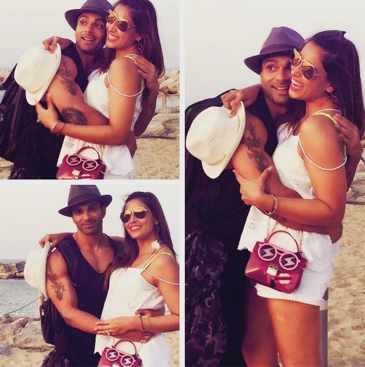 इस तस्वीर पर करण का कैप्शन है I'm stuck on you