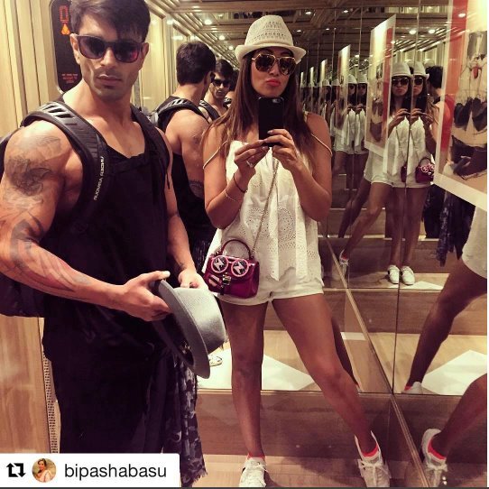 IIFA सेरेमनी से फ्री होने के बाद ये न्यूली मैरिड कपल आजकल बार्सिलोना में छुट्टियां मना रहा है। अपनी इस मजेदार वेकेशन की तस्वीरें बिपाशा और करण ने इंस्टाग्राम पर शेयर की हैं।