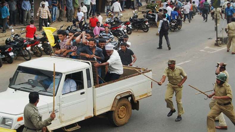 bengaluru, police, protest, mahasangha, karnataka, india