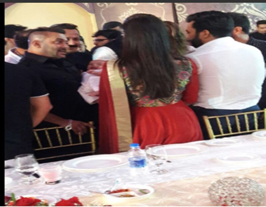 Baba Siddique Iftar party,Baba Siddique,Baba Siddique Iftar party 2016,Salman Khan and Shahrukh Khan together at Baba Siddique Iftar party,Salman Khan and Shahrukh Khan,Salman Khan and Shahrukh Khan at Baba Siddique Iftar party,Baba Siddique Iftar party