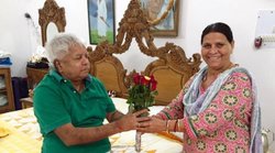 घर पर केक काटकर लालू ने मनाया 69वां बर्थडे, राबड़ी ने गुलाब देकर किया विश, नीतीश भी रहे मौजूद