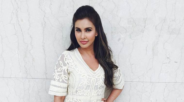 isa ray, Lisa ray lip job, Lisa ray news, Veerappan, Lisa ray twitter, Lisa ray films, Entertainment news