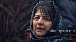 Mehbooba Mufti, iftar, PDP, iftar party Kashmir, Jammu and Kashmir CM, Mehbooba Mufti iftar party, India news" />