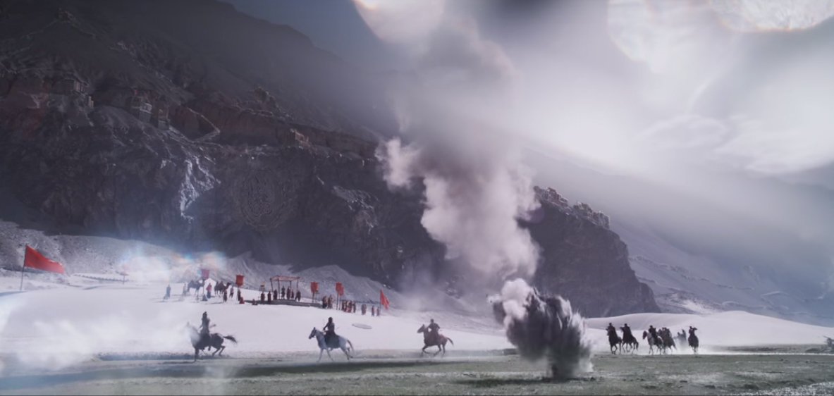 लेह के लोकेशन्स का असरदार इस्तेमाल किया गया है।