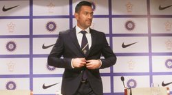 सर्वाधिक मैचों में कप्तानी के पोंटिंग के रिकार्ड की धोनी ने की बराबरी