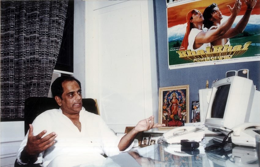 डेविड धवन और अनीस बजमी ने बतौर डायरेक्‍टर अपना करियर निहलानी के साथ ही शुरू किया।'निहलानी ने अपने पुराने दिनों को याद करते हुए कहा, 'मैं किसी एक्‍टर या टेक्‍नीशियन को कभी साइन नहीं किया। मेरी जुबान ही काफी थी। फिल्‍म के रिलीज होते ही जैसे ही कमाई शुरू होती थी, हम उनको पेमेंट देते थे।'