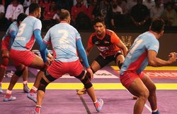 Pro Kabaddi league (PKL) season 4: जयपुर पिंक पैंथर्स ने दी तेलुगु टाइटंस को मात