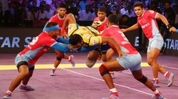 Score, Pro Kabaddi League, PKL Season 4: पिंक पैंथर्स और बेंगलुरू बुल्स के बीच मैच रहा टाई