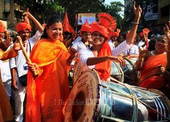 BJP mp, poonam mahajan, railway ministry, special train, bhopal, flight, mumbai
