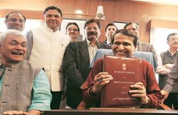 नीति आयोग ने रेल बजट को बताया फेल, पीएम मोदी से कहा- इसे बंद करो