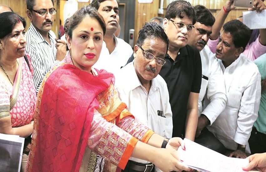 Preeti Mahapatra, Rajya Sabha, Harihara Mahapatra, Gujarat, BJP, UP Politics, Rajya Sabha polls, UP Rajya Sabha polls, uttar pradesh Rajya Sabha polls, uttar pradesh elections 2017, Samajwadi Party, Mulayam Singh, Raghuraj Pratap Singh, 11 Rajya Sabha members, cm akhilesh yadav, political news, uttar pradesh politics, bhartiya janta party, election commission of india, lucknow
