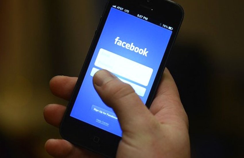 Facebook, Facebook Features, facebook News Feed, What friends are talking about, Facebook Friends, Facebook Login, Facebook Status, Facebook Posts, Twitter, Facebook Twitter, Facebook vs Twitter, Social Media, Microblogging, Technology News, Jansatta
