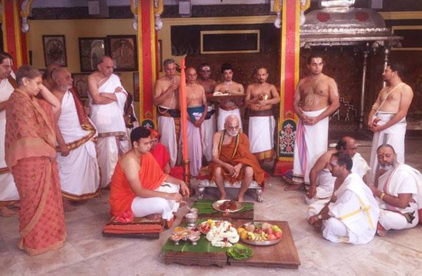 Mysore Royal Family, Mysore royal wedding pictures, Yaduveer Krishnadatta Chamaraja Wadiyar, Maharaja of Mysore, Maharaja of Mysore marriage, Maharaja of Mysore wedding pics, Maharaja of Mysore marriage photos, Amba Vilas Palace, India Royal Family,Royal Wedding, Yaduveer Krishnadatta Chamaraja wedding pics, Trishika Yaduveer Krishnadatta wedding pics, Wodeyar family, Prince of Mysore, royal family of Rajasthan, Mysore Royal wedding pics, Rajasthan News, Mysore News