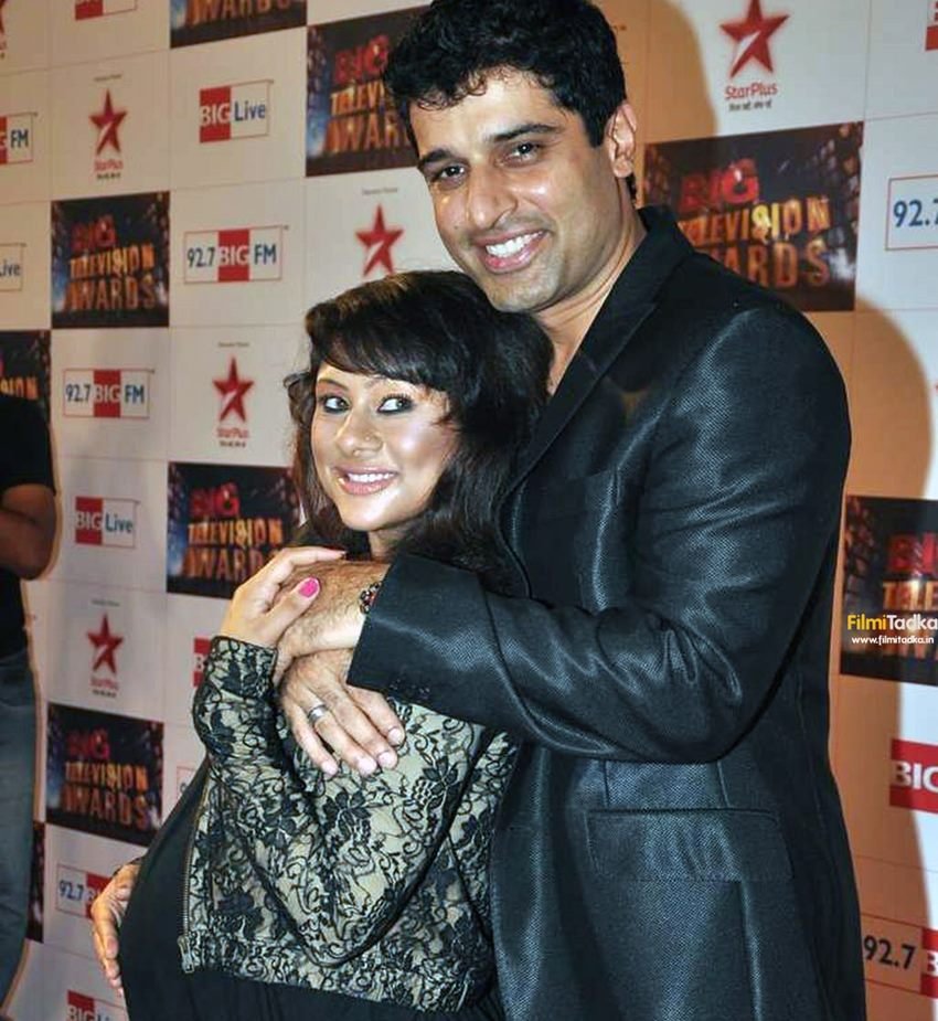 no dating clause, tv industry, television industry, love during show, ishita dutta, rishto ka saudagar baazigar, tv news, entertainment news, shakti anand, sai devdhar, raqesh vashisth, rishi dogra, gurmeet chaudhary, debina benerjee, sajeev seth, lata sabharwal, arjun punj, gurdeep kohli, hiten tejwani, gauri pradhan, vivian d sena, barkha bisht, ram kapoor, gautami gadgil