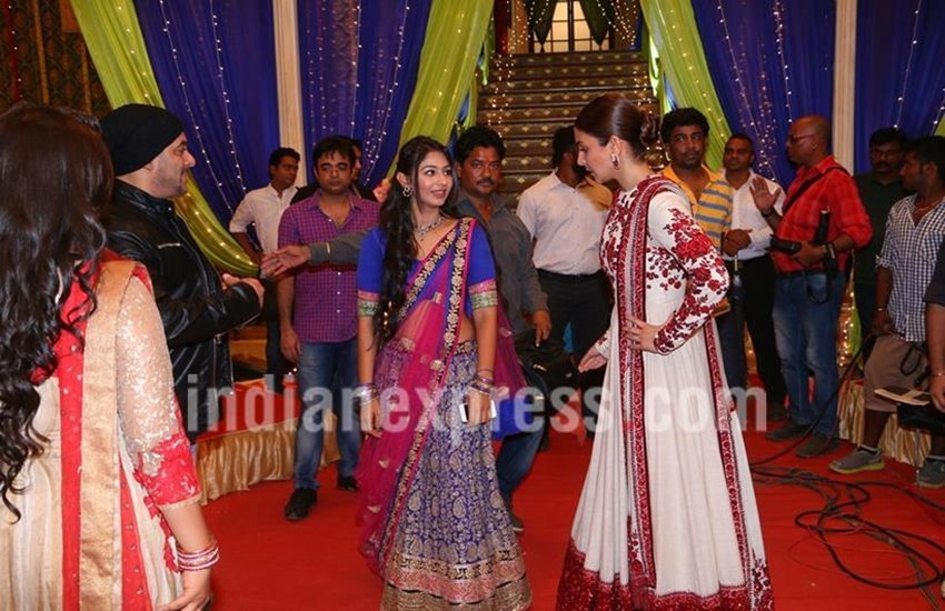 आर्टिस्ट्स को दांव-पेंच सिखाती अनुष्का