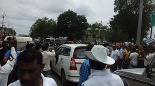 BJD workers, stone pelting, union textiles minister, Santosh Gangwar, Odisha, Sadhvi Niranjan Jyoti, Bargarh, BJP Vikas Utsav, Narendra Modi government