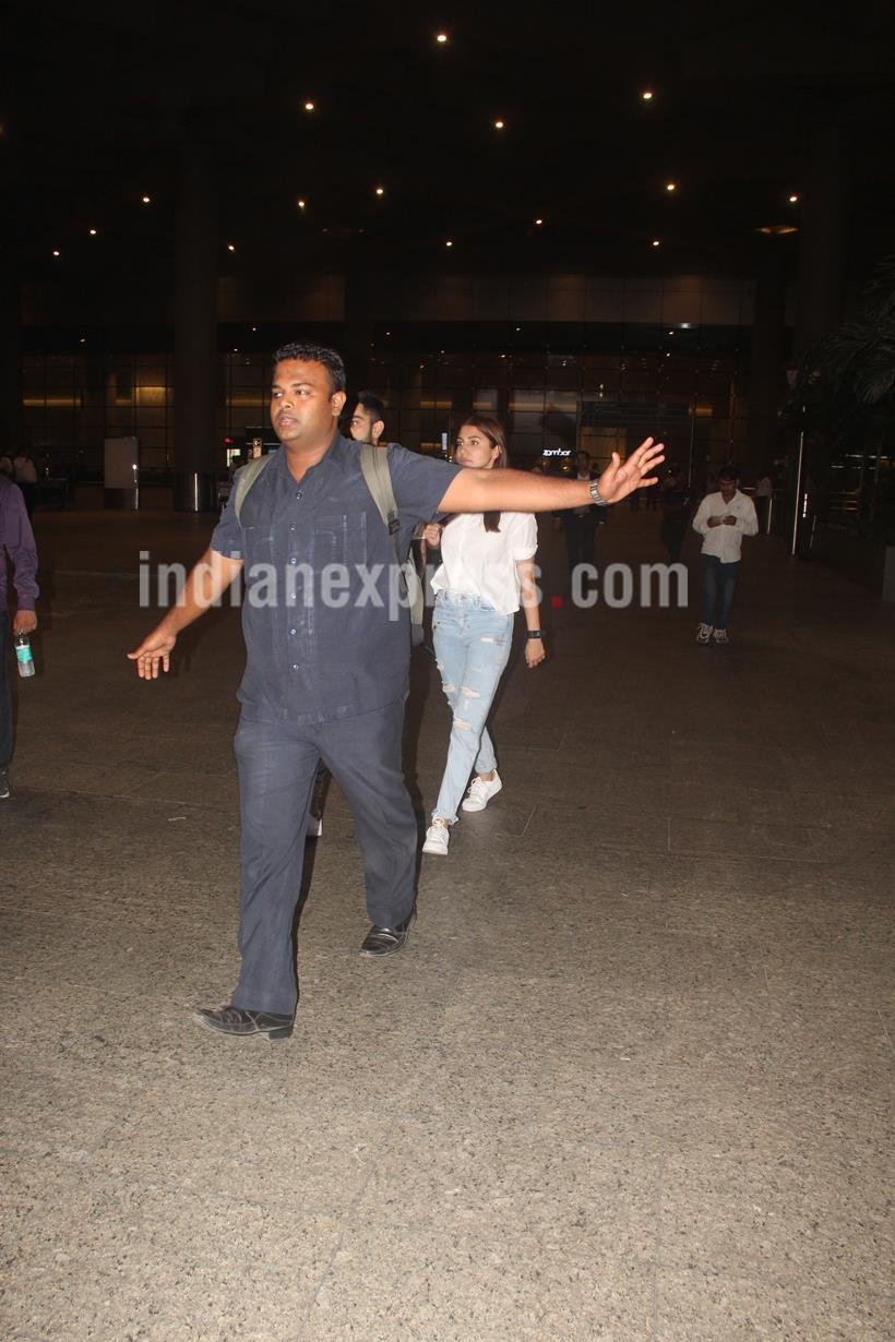 anushka sharma, virat kohli, anushka virat, anushka sharma virat kohli, ansuhka virat pics, anushka virat date pics, anushka virat photos, anushka sharma virat kohli photos, sultan, salman khan, anushka sharma news, virat kohli news, entertainment news