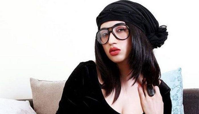 Pakistani model, qandeel Blaoch, revealing, Umar Akmal, Shahid Afridi, strip dance"