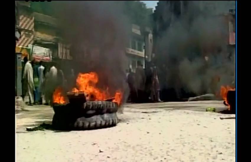 Pok, pok kashmir, pok news, pok latest news, pok latest news in hindi, protest in pok, protest in pok against pakistan, protest in pok against pakistan Govt, protest in pok against nawaz, anti pak protest in pok, Hindi news, Pakistan news, Jansatta, Pakistan news in Hindi, Pakistan letest news in Hindi,