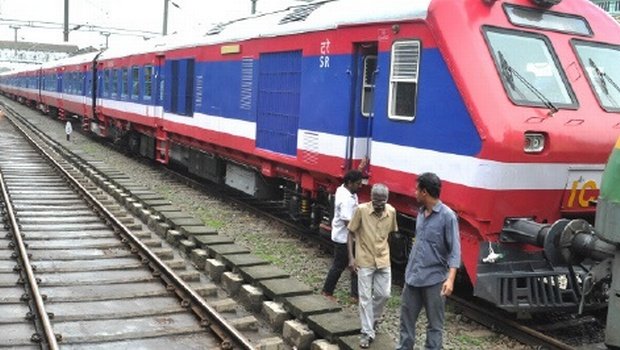 इस समय भारतीय रेलवे तीन प्रकार की डेमू ट्रेन चलाता है। (file photo)