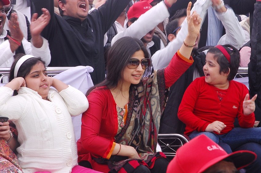 Akhilesh Yadav, Akhilesh Yadav birthday, up cm akhilesh, dimple yadav, akhilesh dimple, akhilesh dimple marriage, akhilesh dimple love story, akhilesh dimple life, akhilesh politics, dimple politics, akhilesh dimple photos, dimple yadav photos, dimple yadav hot photo