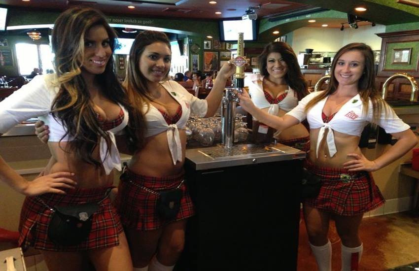 Hot Ass Hooters Waitress With Big Tits
