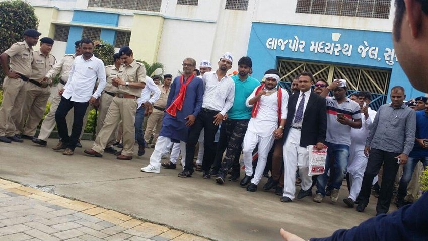 hardik patel, hardik patel bail, hardik patel latest news in hindi, patidar leader, patidar leader bail, lajpore jail, PAAS, Patidar Anamant Andolan Samiti, Gujarat High Court, patel quota agitation, quota agitation, quota agitation in gujarat, ahmedabad news, Latest news, Jansatta