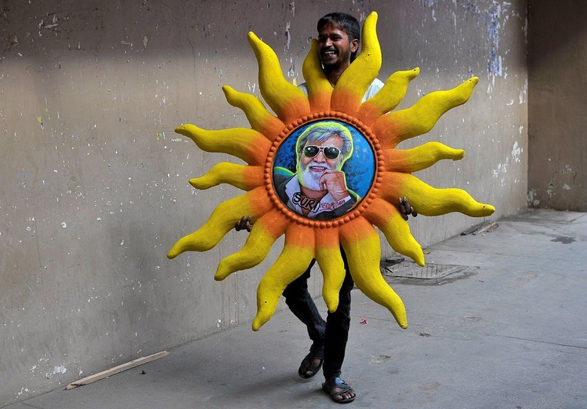 kabali Fever, rajnikanth, kabali, rajnikanth fans, kabali release, kabali review, kabali movie, kabali rajnikanth, rajnikanth look, kabali look, kabali movie director, kabali movie release, kabali movie review, kabali, rajnikant kabali, hindi news, entertainment news, jansatta