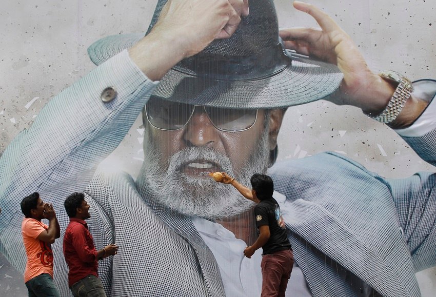 kabali Fever, rajnikanth, kabali, rajnikanth fans, kabali release, kabali movie release, kabali movie review, kabali, rajnikant kabali, kabali review, kabali movie, kabali rajnikanth, rajnikanth look, kabali look, kabali movie director, hindi news, entertainment news, jansatta
