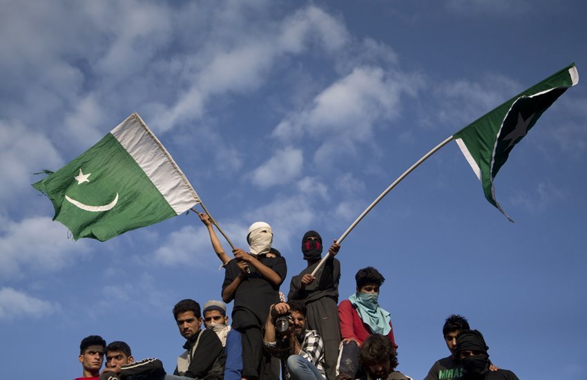 Burhan Wani Live News, Burhan Wani, Burhan Wani Funeral, Burhan Wani Latest news, Kashmir Burhan Wani, Pakistan Flag Burhan Wani, Burhan Wani News, Burhan Wani Killing, Kashmir Pakistan Flag