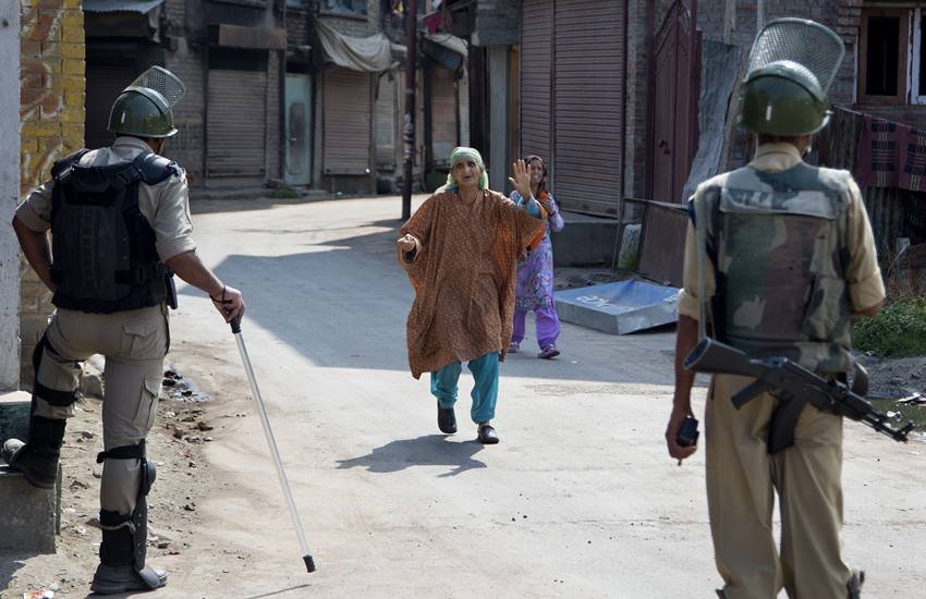 Kashmir Unrest, Violence in Kashmir, Burhan Wani, Hizbul Mujahideen, terrorist, Kashmir Valley. Violence, Photos, Jansatta