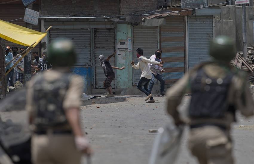 Kashmir Unrest, Violence in Kashmir, Burhan Wani, Hizbul Mujahideen, terrorist, Kashmir Valley. Violence, Photos, Jansatta