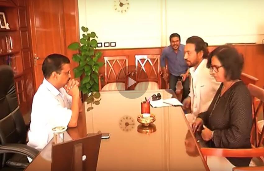 Irfan Khan, Arvind Kejriwal, Irfan Kejriwal meeting, Irfan Kejriwal meeting video, Irfan Khan met Arvind Kejriwal, Irfan Khan Tweet, Kejriwal Tweet, Delhi CM, Prime minister, Rahul Gandhi, PMO, Narendra Modi, hindi news, madari, entertainment news